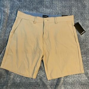 Iron Eagle NWT Men’s Sz 36 Tan Performance Wear Lightweight Golf / Active Shorts